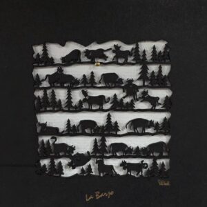 oya découpage La Barjo noire 11 x 15 cm posée sur ses supports